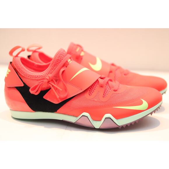 Athletic_Shoes